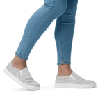 Blassplatinfarbene Canvas-Slipper
